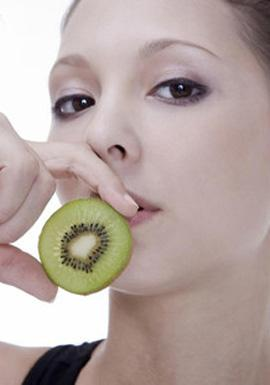 吃猕猴桃为什么会喉咙痒呢？